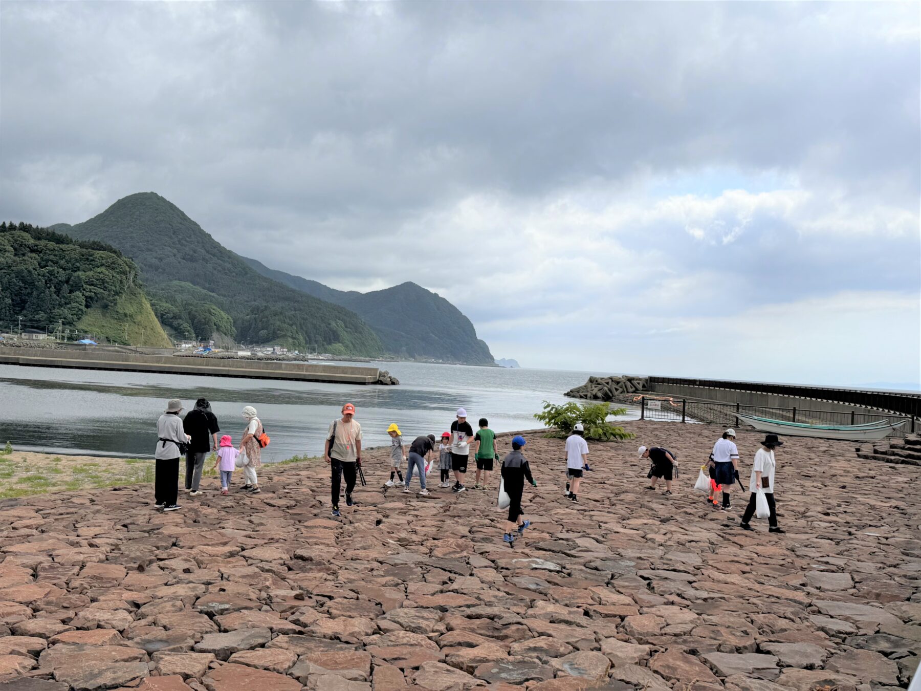 横綱ビーチゴミ拾い 4枚目写真