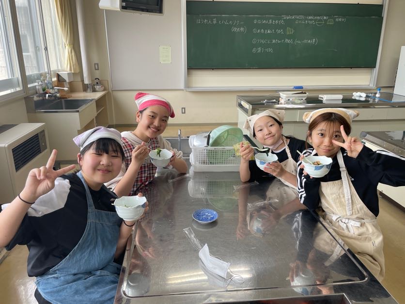 ５年生・６年生調理授業 5枚目写真