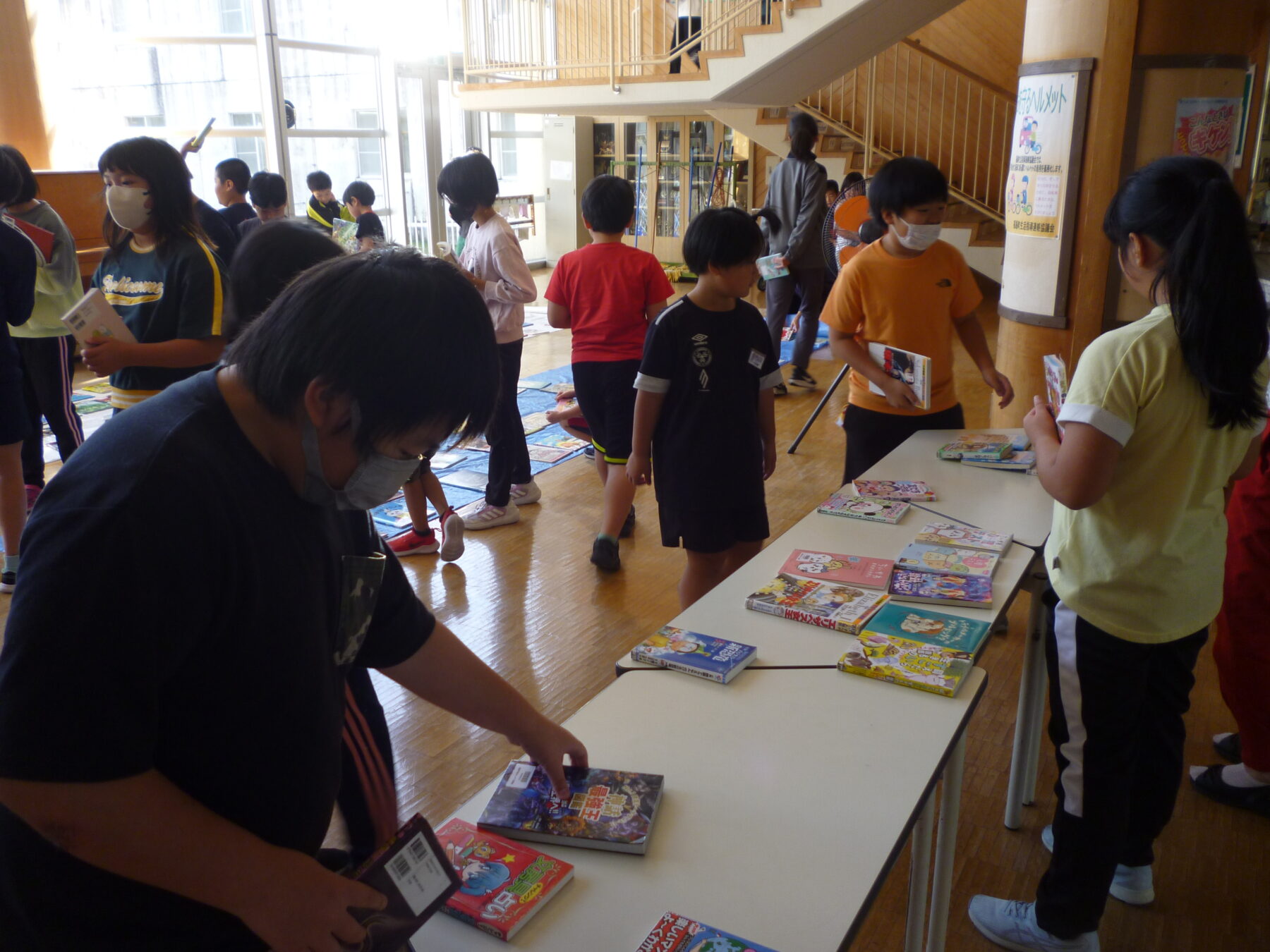 移動図書が行われました 4枚目写真