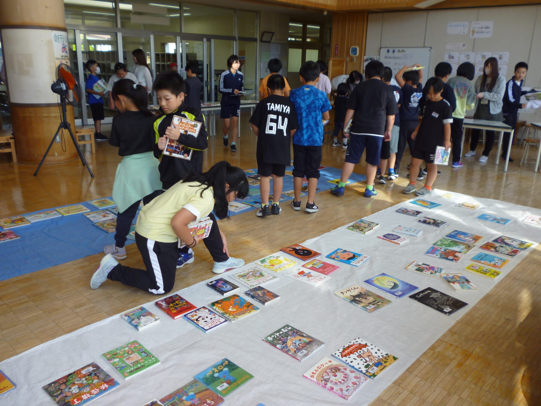 移動図書が行われました 5枚目写真