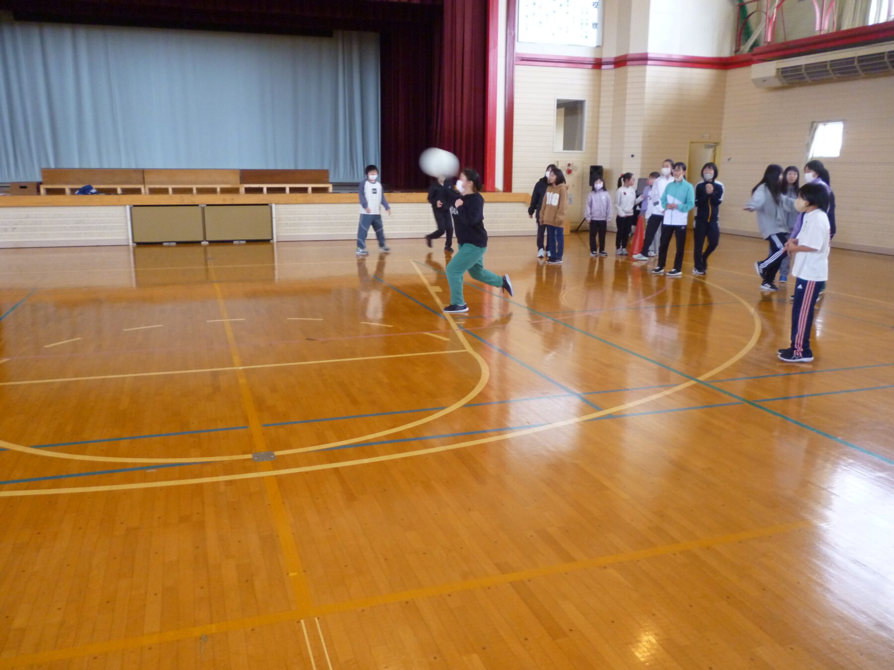 委員会活動を頑張っています 3枚目写真