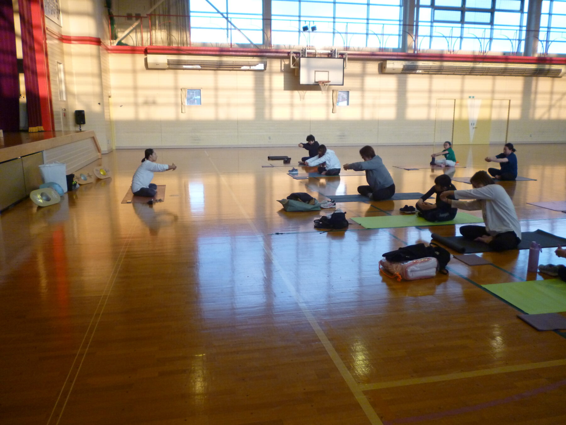 町P連研修会でヨガを行いました 2枚目写真