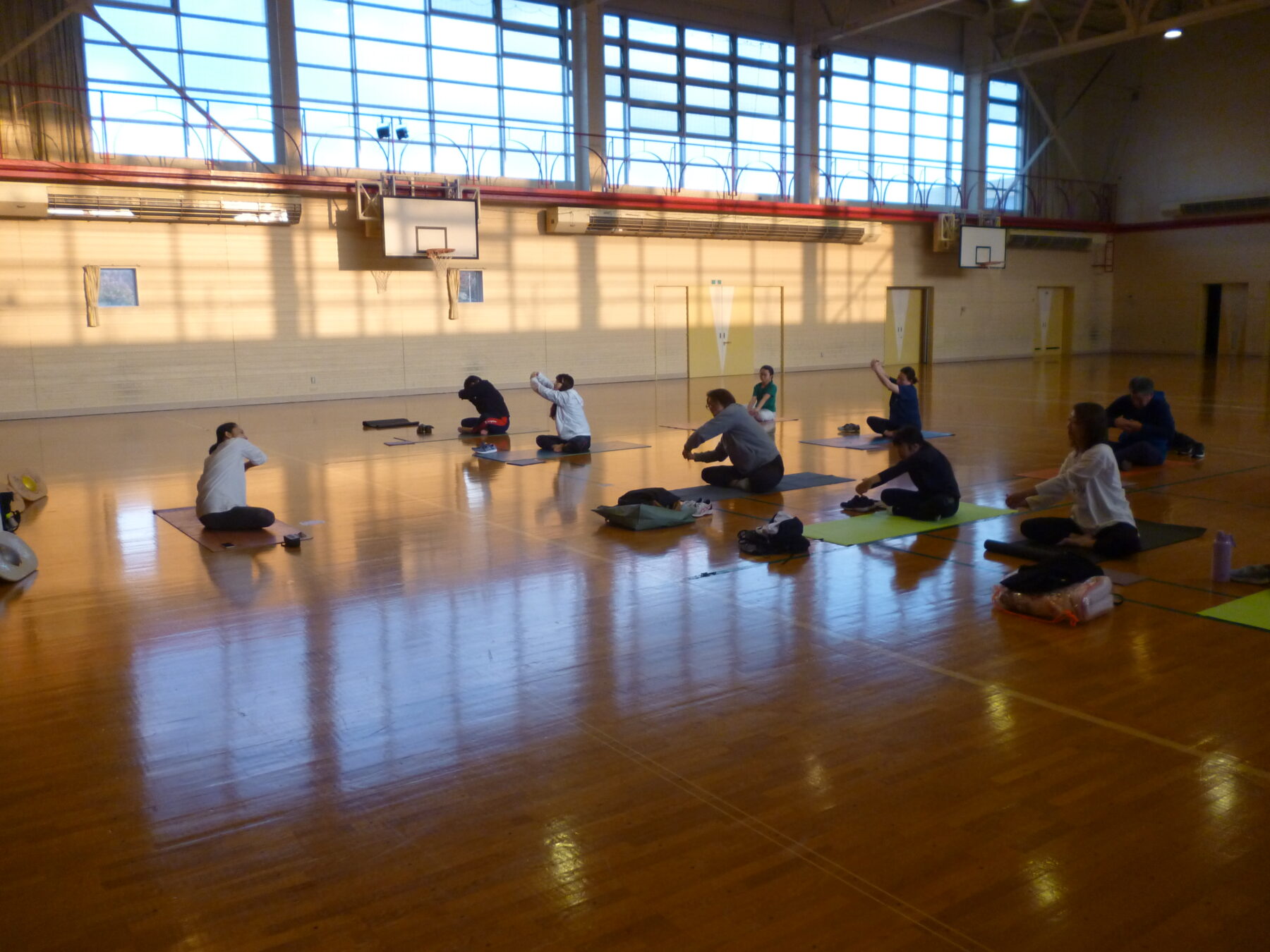 町P連研修会でヨガを行いました 3枚目写真