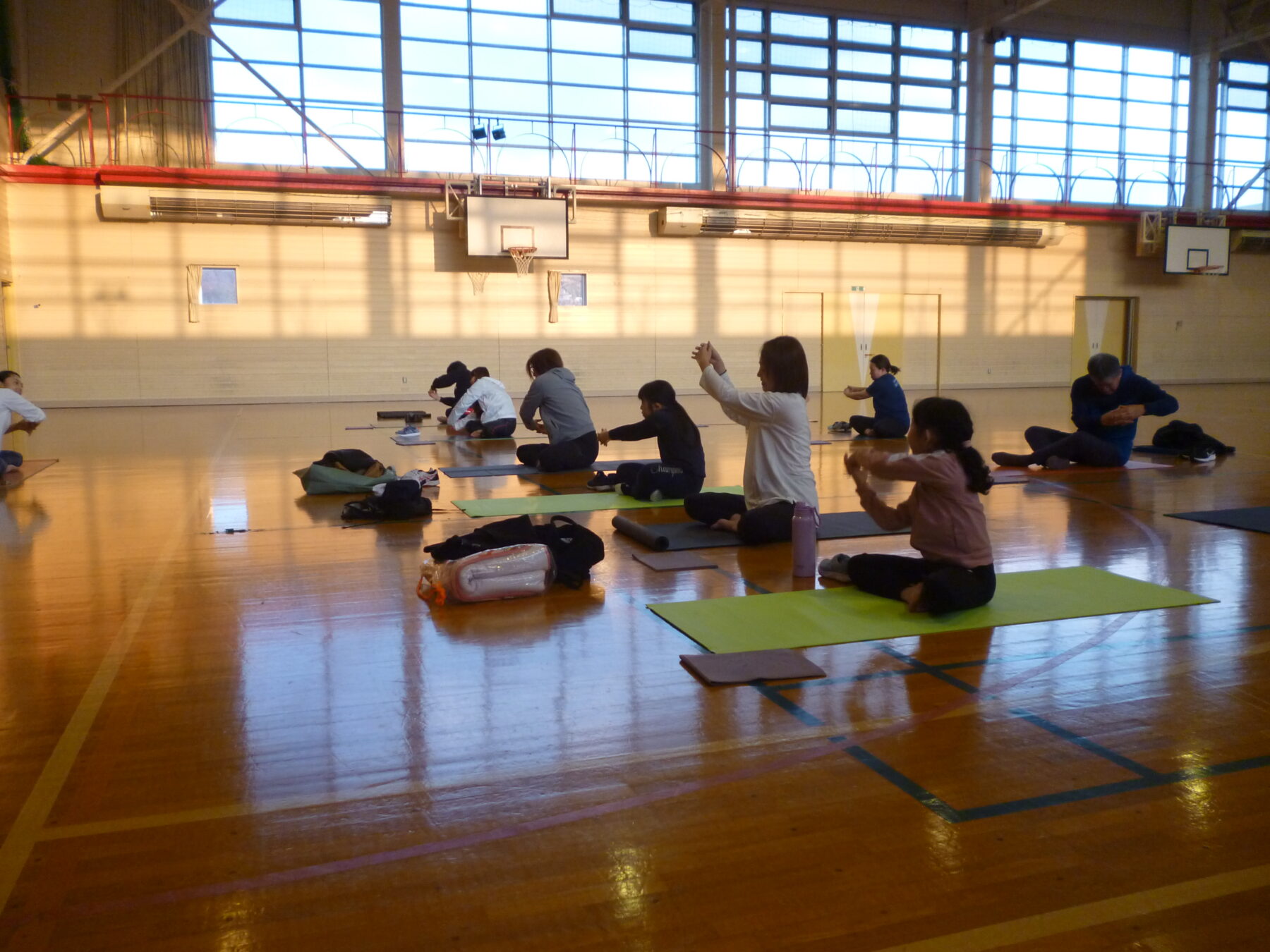 町P連研修会でヨガを行いました 4枚目写真
