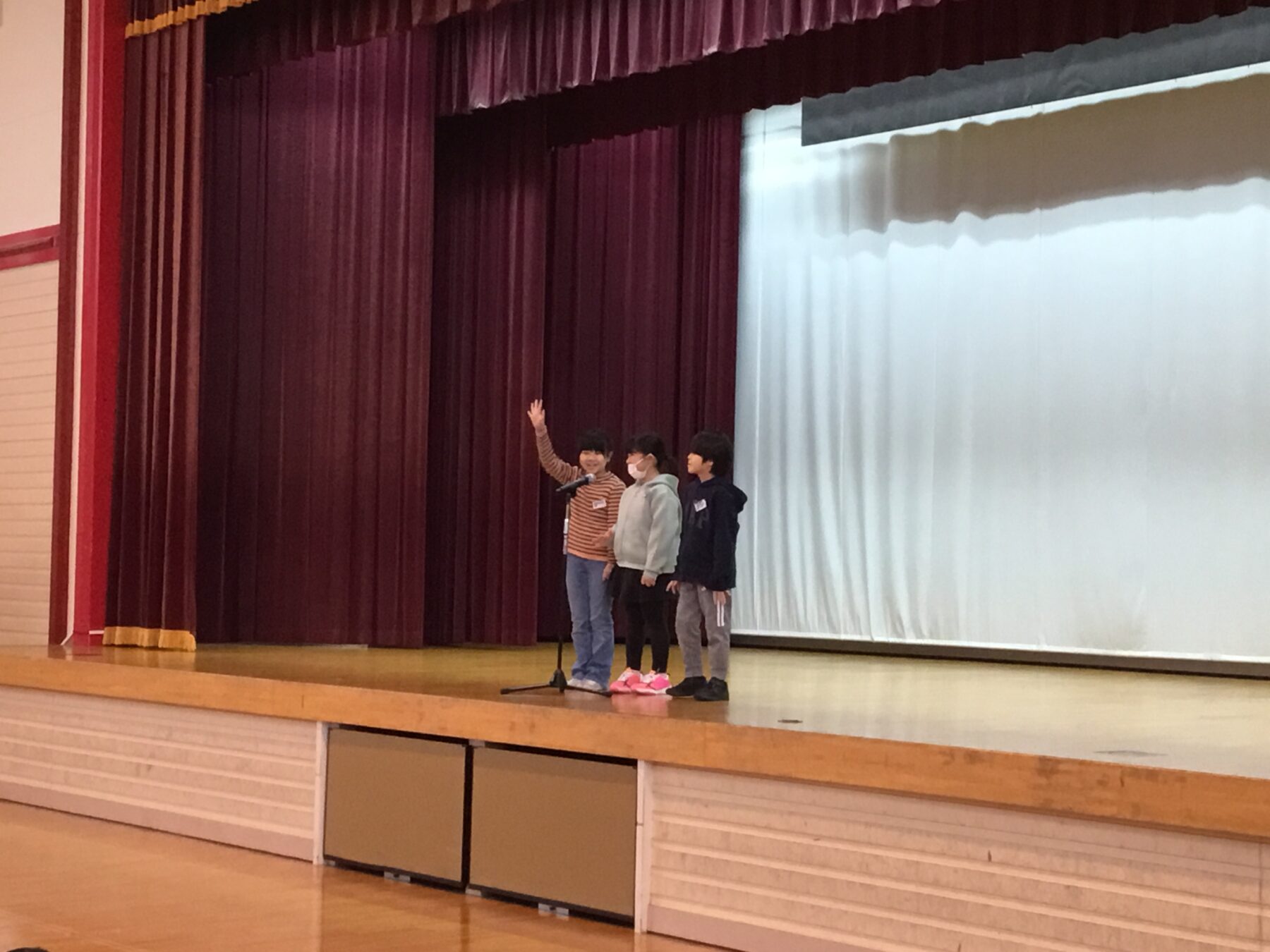 福島小学校恒例クリスマス会 2枚目写真