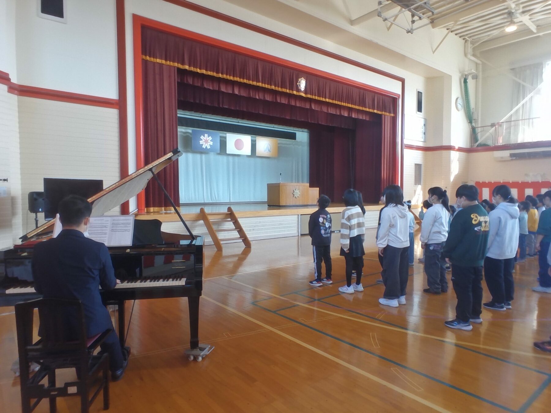 修了式、離任式が行われました 1枚目写真