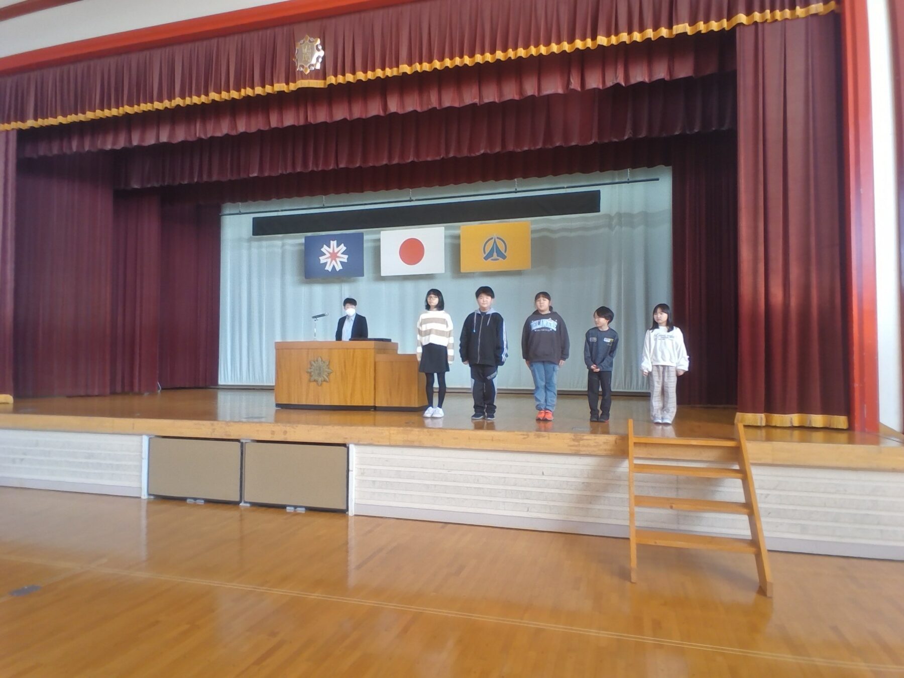 修了式、離任式が行われました 2枚目写真