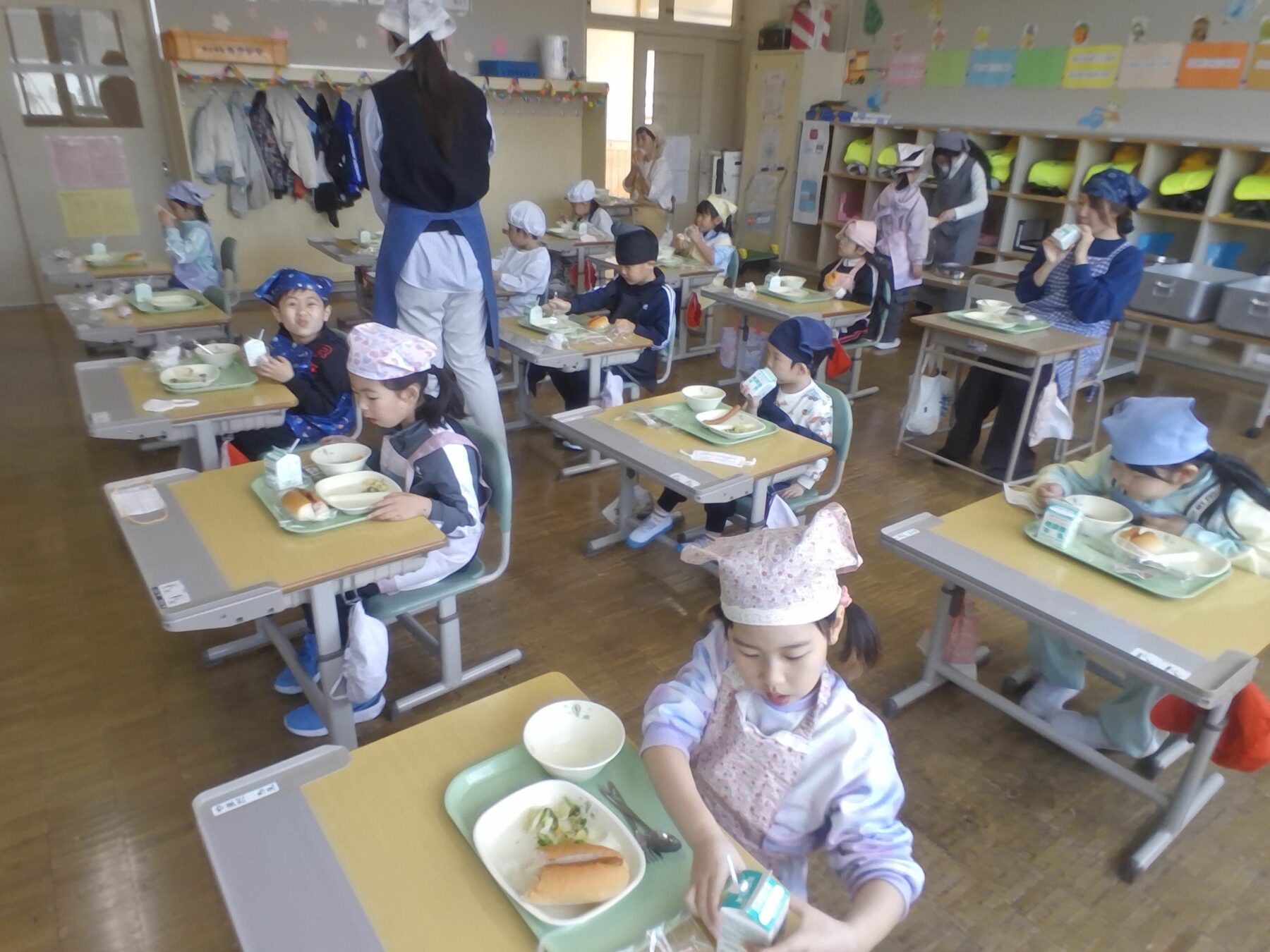 給食はおいしかったかな？ 3枚目写真