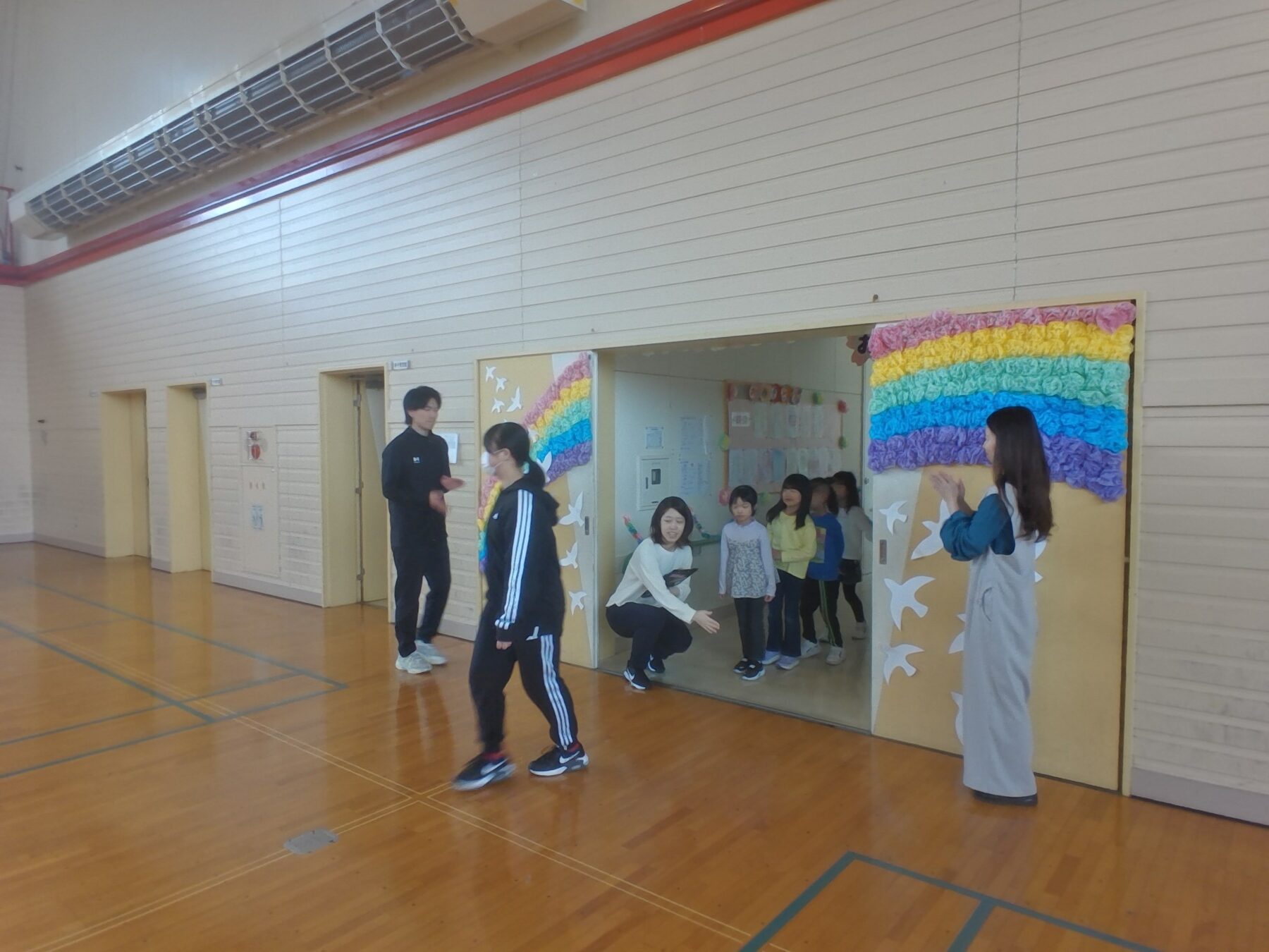 「１年生を迎える会」が開かれました 2枚目写真