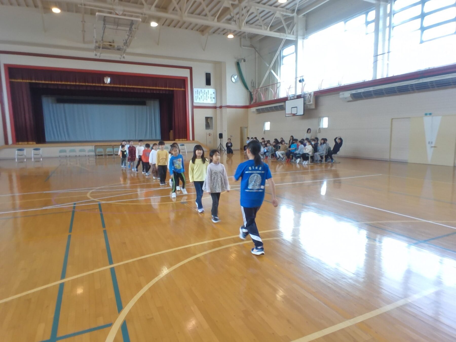「１年生を迎える会」が開かれました 7枚目写真