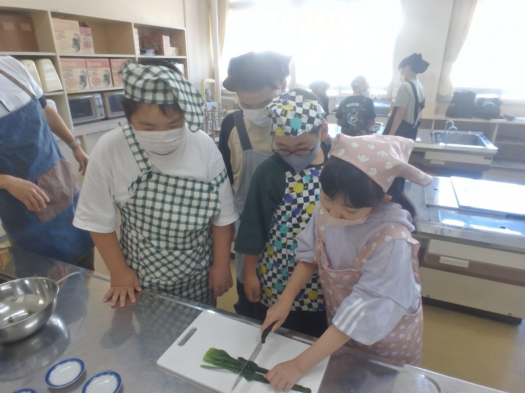 ５年生で調理実習が行われました 6枚目写真