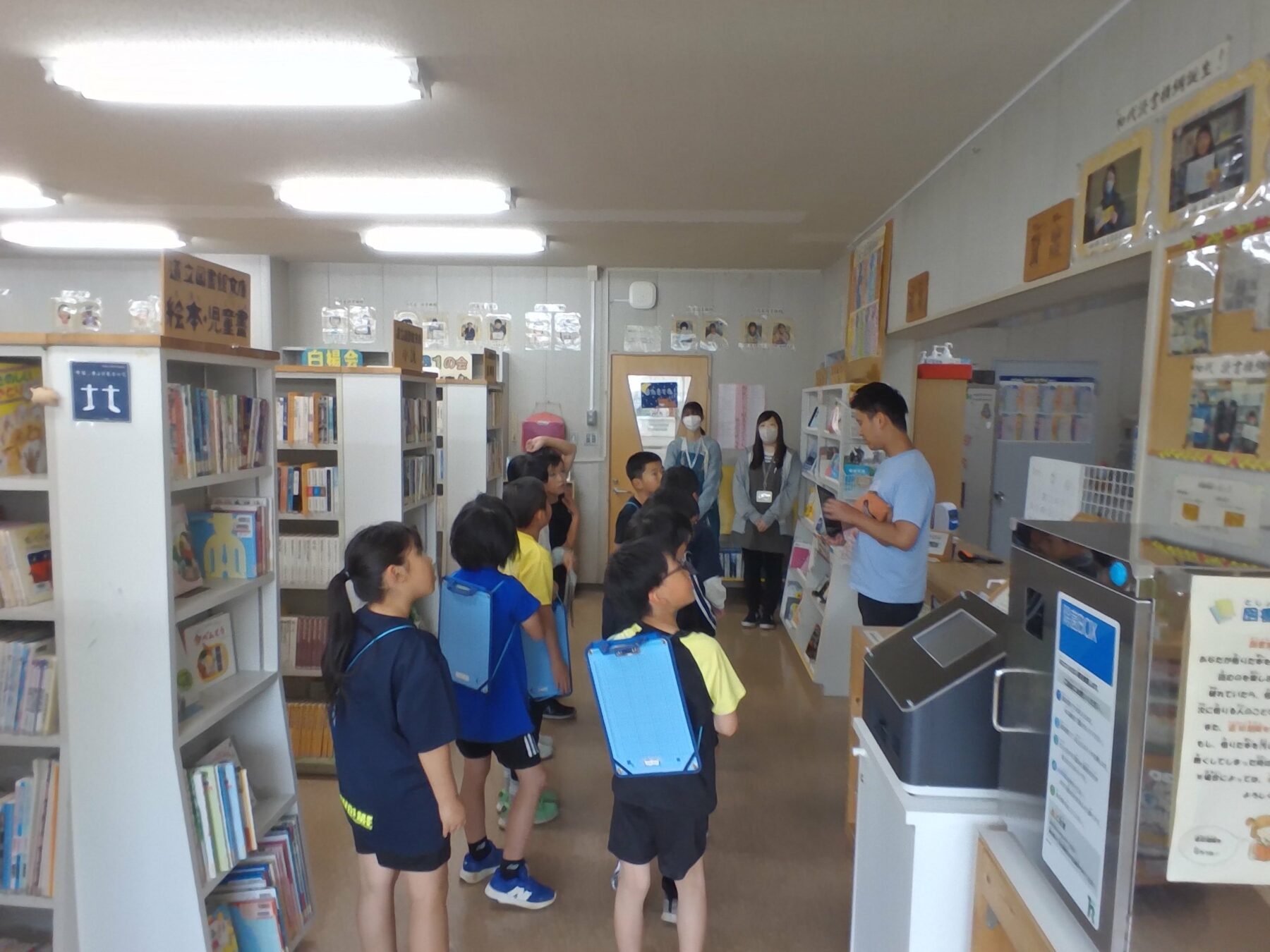 図書室見学に行ってきました 3枚目写真