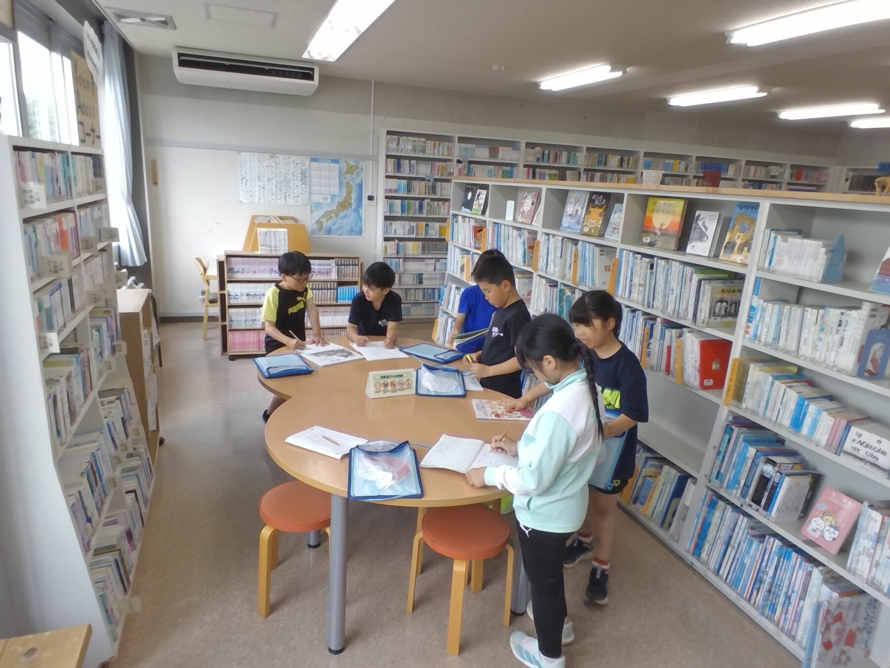 図書室見学に行ってきました 6枚目写真